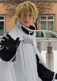 Cosplay-Cover: Frau(Bischof)