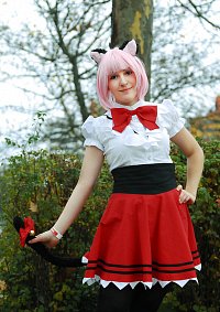 Cosplay-Cover: Momomiya Ichigo (waitress)