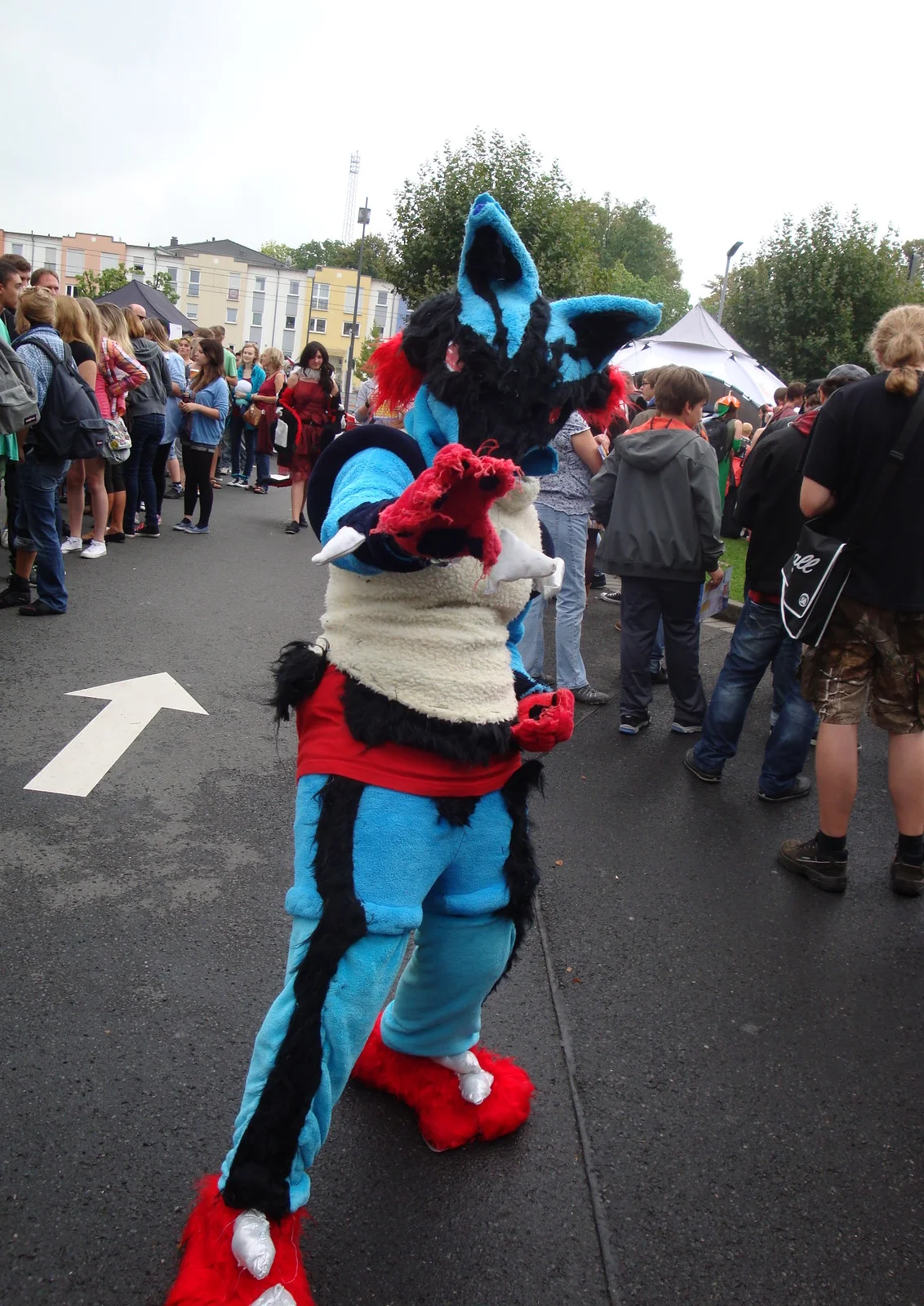 Cosplay-Cover: Mega Lucario (Weiblich)