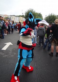 Cosplay-Cover: Mega Lucario (Weiblich)