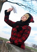 Cosplay-Cover: Tartan Papierflieger-Pilotin