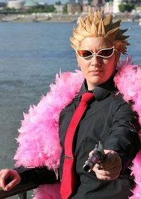 Cosplay-Cover: Donquixote Doflamingo (Flashback)