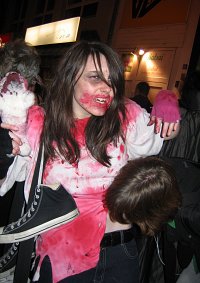 Cosplay-Cover: Zombie (Dümmlicher Diener)