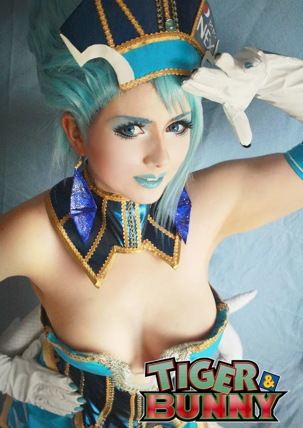 Cosplay-Cover: Blue Rose [preview]