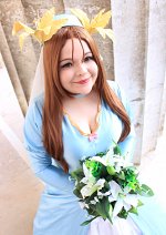 Cosplay-Cover: Yuri - Wedding Dress