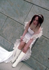 Cosplay-Cover: Yuna (Wedding Dress)