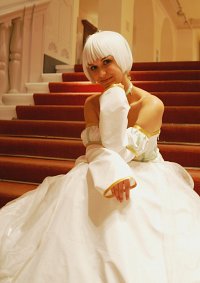 Cosplay-Cover: Sue [Ballkleid-Version]