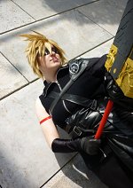 Cosplay-Cover: Cloud Strife (Advent Children)