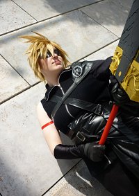 Cosplay-Cover: Cloud Strife (Advent Children)