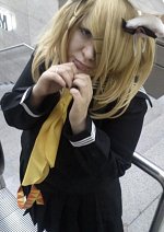 Cosplay-Cover: Rin Kagamine Neko Schooluniform