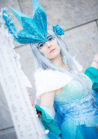 Cosplay-Cover: Arktos Gijinka [Snow Queen Version]