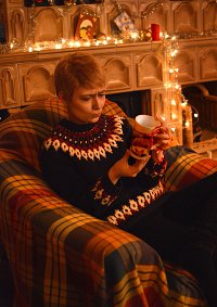 Cosplay-Cover: Dr. John H. Watson [Christmas Jumper]