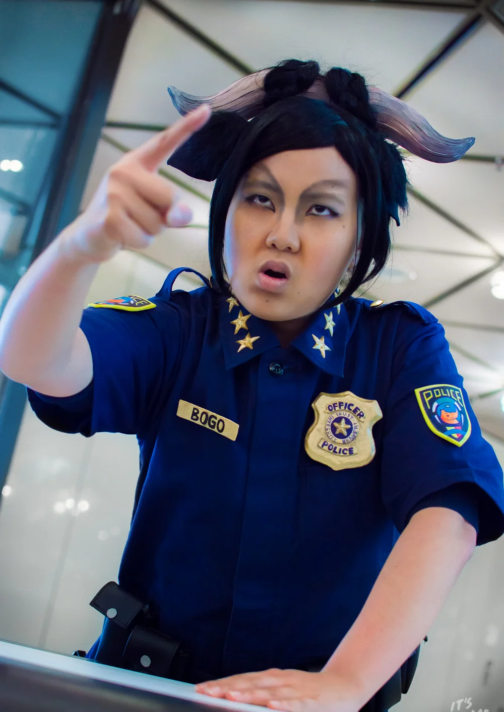 Cosplay-Cover: Chief Bogo
