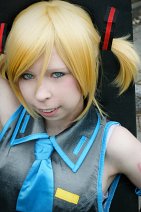 Cosplay-Cover: Rin Kagamine (Miku Style)