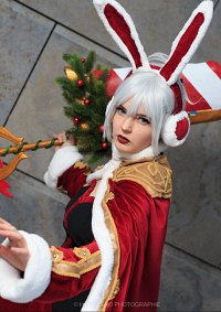 Cosplay-Cover: Christmas Riven