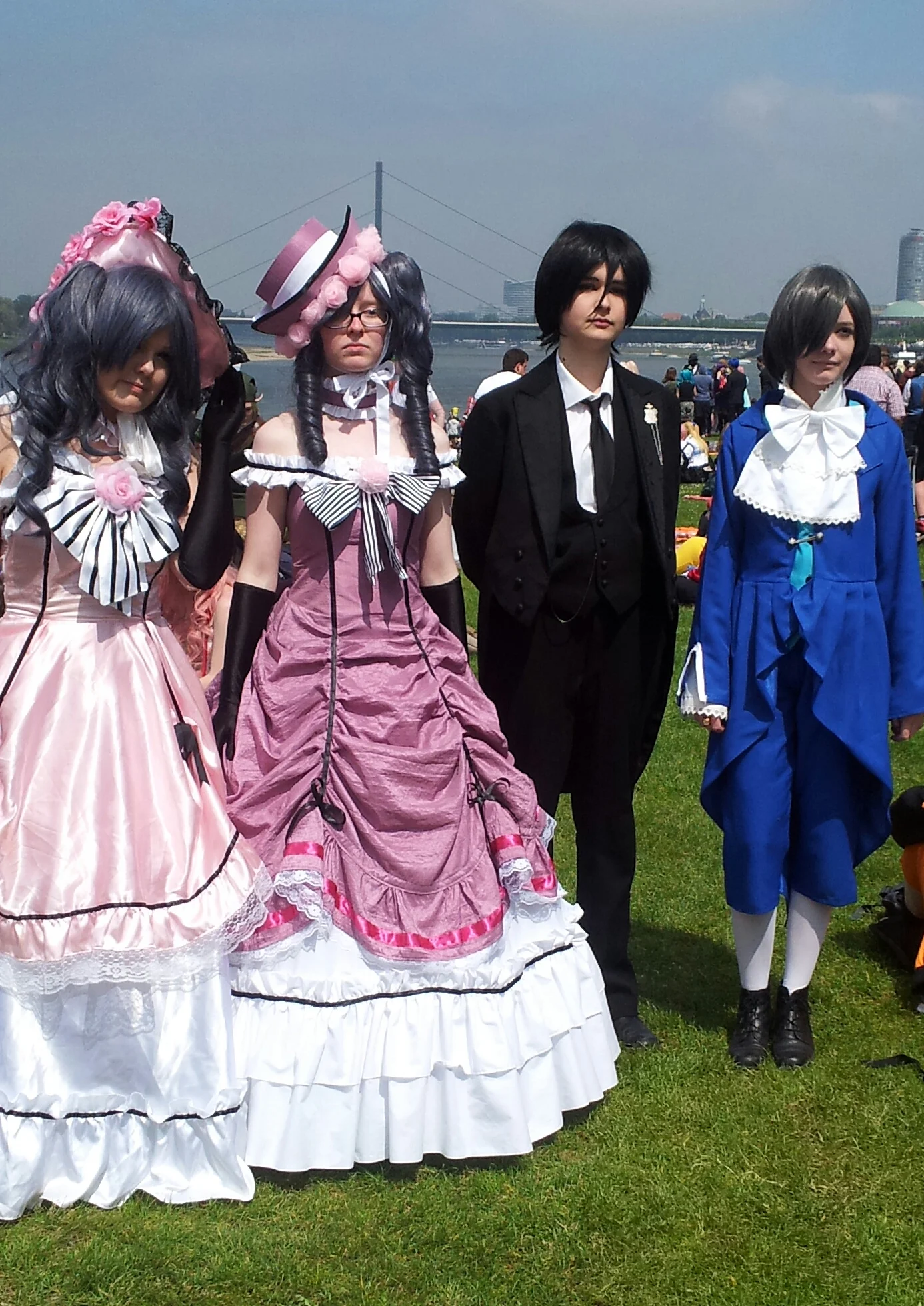 Cosplay-Cover: Ciel Phantomhive - Ball Dress Version