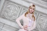 Cosplay-Cover: white-antique pink stripes dress