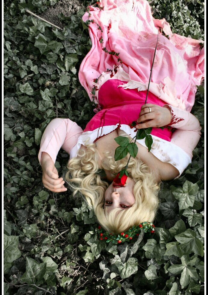 Cosplay-Cover: Disneys Sleeping Beauty Halloween Version