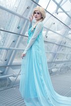 Cosplay-Cover: Elsa the Snow Queen of Arendelle