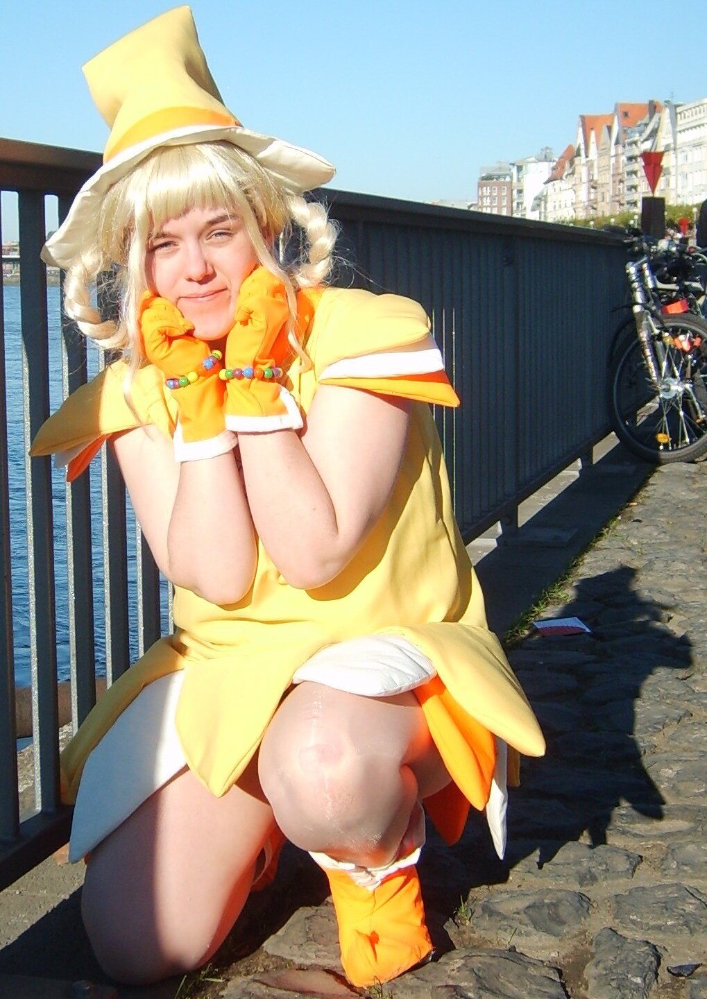 Cosplay-Cover: Momoko Asuka (1. Hexenoutfit)