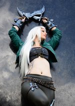 Cosplay-Cover: Mercenary Katarina