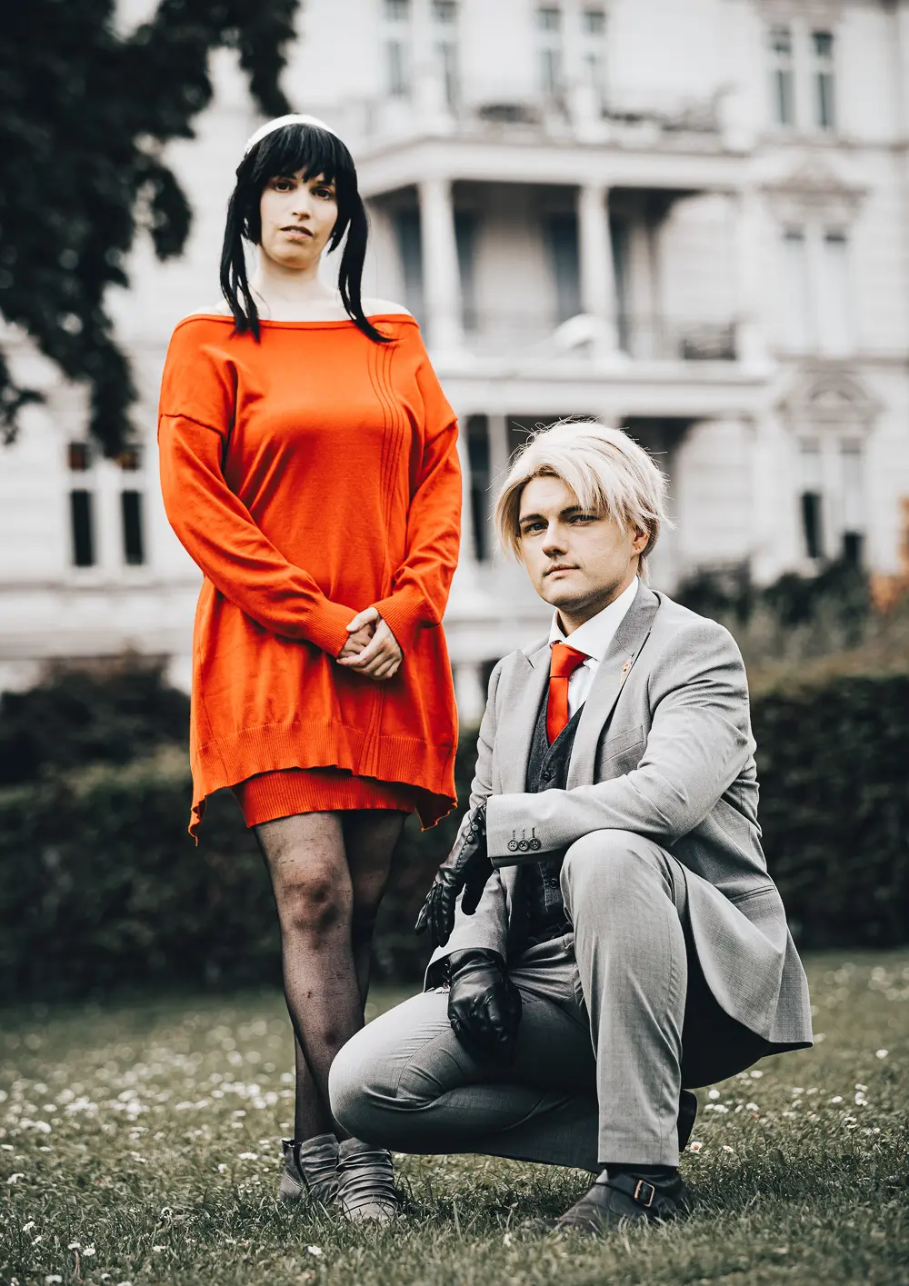 Cosplay-Cover: Yor Forger [Red Sweater]