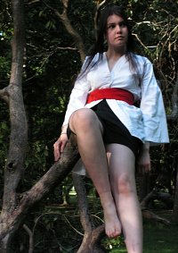 Cosplay-Cover: Haku im kurzen Kimono