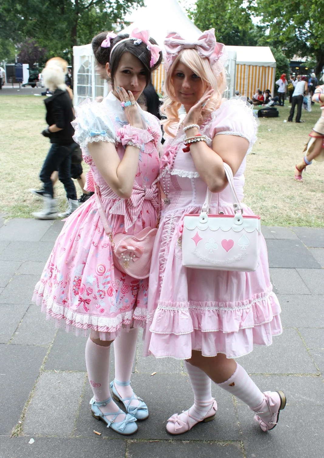 Cosplay-Cover: Embroidered Pocket Love