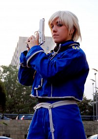 Cosplay-Cover: Riza Hawkeye (short hair)