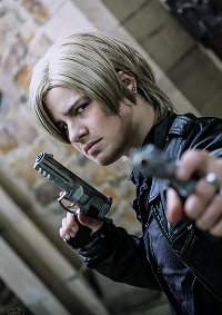 Cosplay-Cover: Leon S. Kennedy -Resi6-