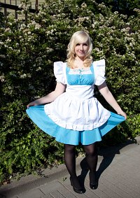 Cosplay-Cover: Himmelblaue Maid
