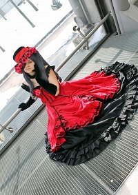 Cosplay-Cover: Ciel Phantomhive (red Ballgown)