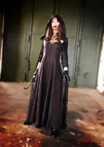 Cosplay-Cover: Cassandra Dimitrescu