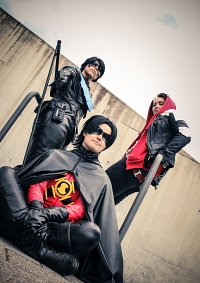 Cosplay-Cover: Tim Drake (Red Robin preboot)
