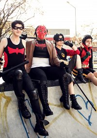 Cosplay-Cover: Tim Drake (Low Budget Batfam)