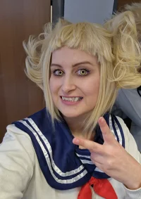 Cosplay-Cover: Toga Himiko