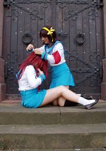 Cosplay-Cover: Haruhi Suzumiya (Schuluniform)