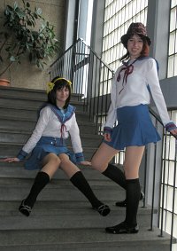 Cosplay-Cover: Haruhi Suzumiya (Schuluniform)