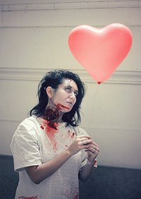 Cosplay-Cover: not a zombie nurse