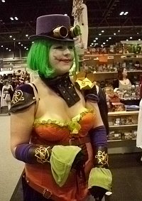 Cosplay-Cover: Duela Dent