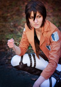 Cosplay-Cover: Eren Jäger (GrownUp)