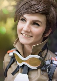 Cosplay-Cover: Tracer / Lena Oxton