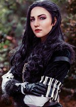 Cosplay-Cover: Yennefer von Vengerberg