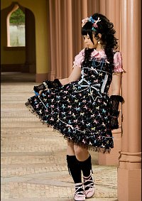 Cosplay-Cover: Black Glitter Unicorn Dress