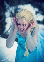 Cosplay-Cover: Elsa Queen of Arendelle [Ice Queen Robe]