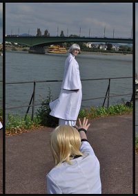 Cosplay-Cover: Kira Izuru (Arrancar-Outfit)