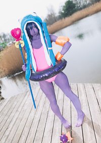 Cosplay-Cover: Lulu - Pool Party