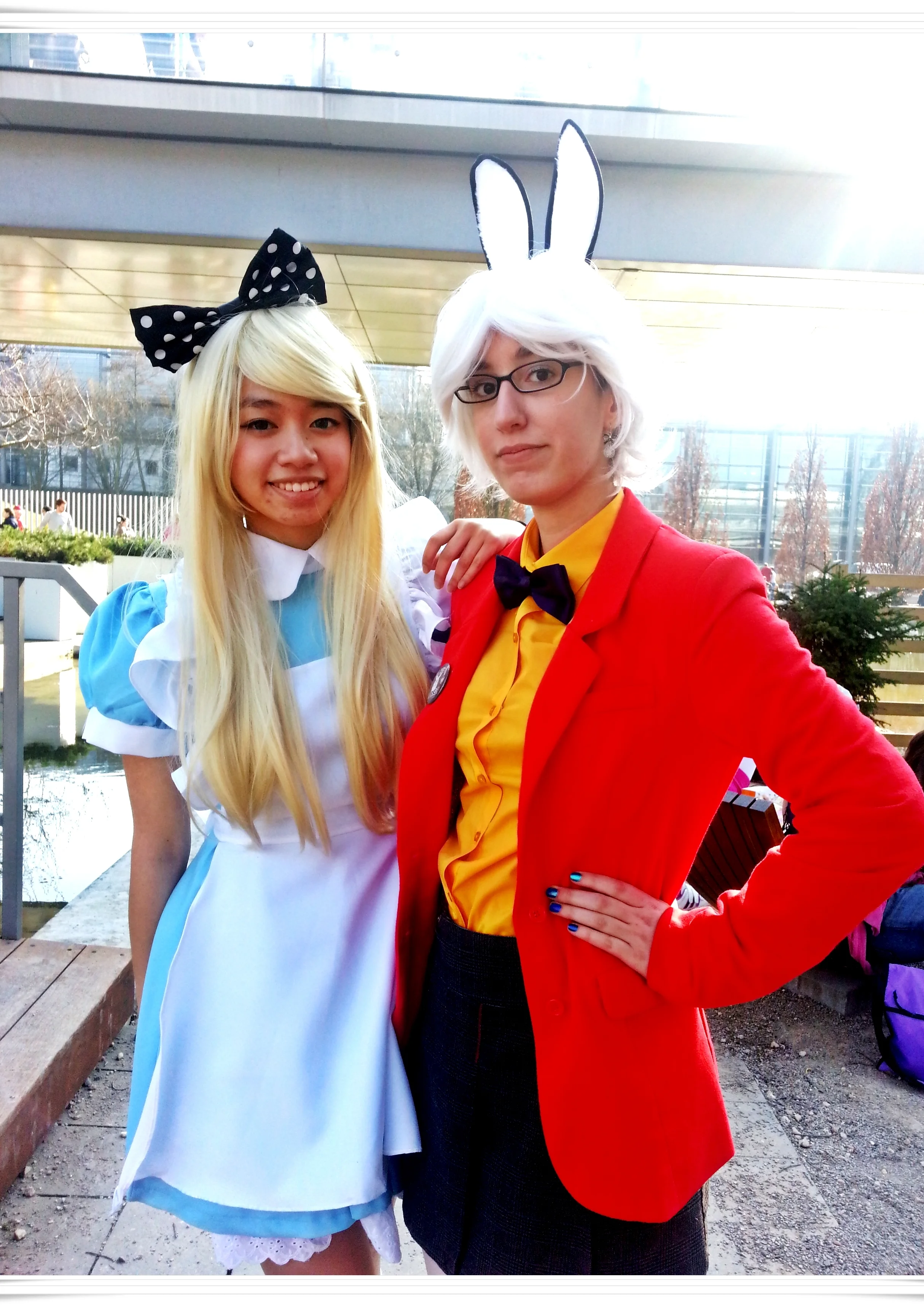 Cosplay-Cover: Weißes Kaninchen