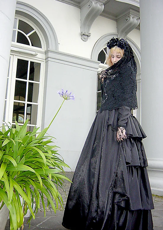 Cosplay-Cover: Isabel Trauerkleid (Tarot Cafe)