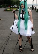 Cosplay-Cover: Miku Hatsune -Madness of Venomania